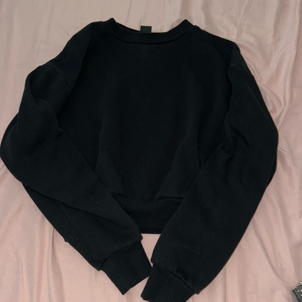 TARGET BLACK CREWNECK SIZE XS